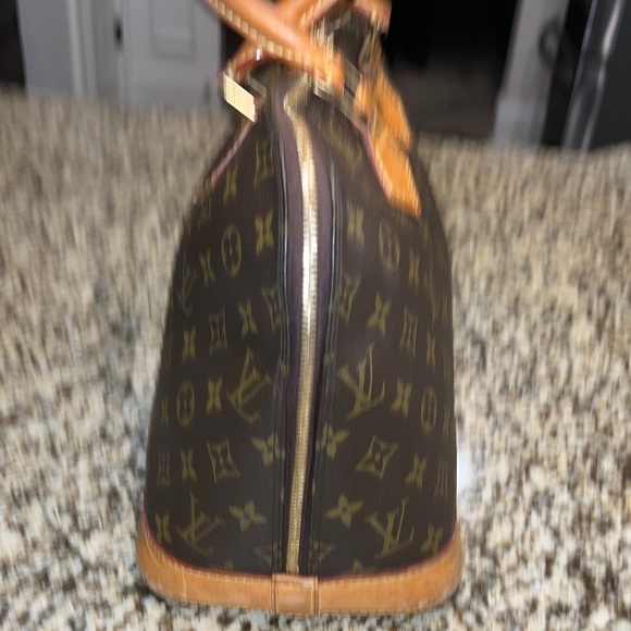 Louis Vuitton Monogram Canvas Handbag in Brown and Tan - Picture 7 of 7